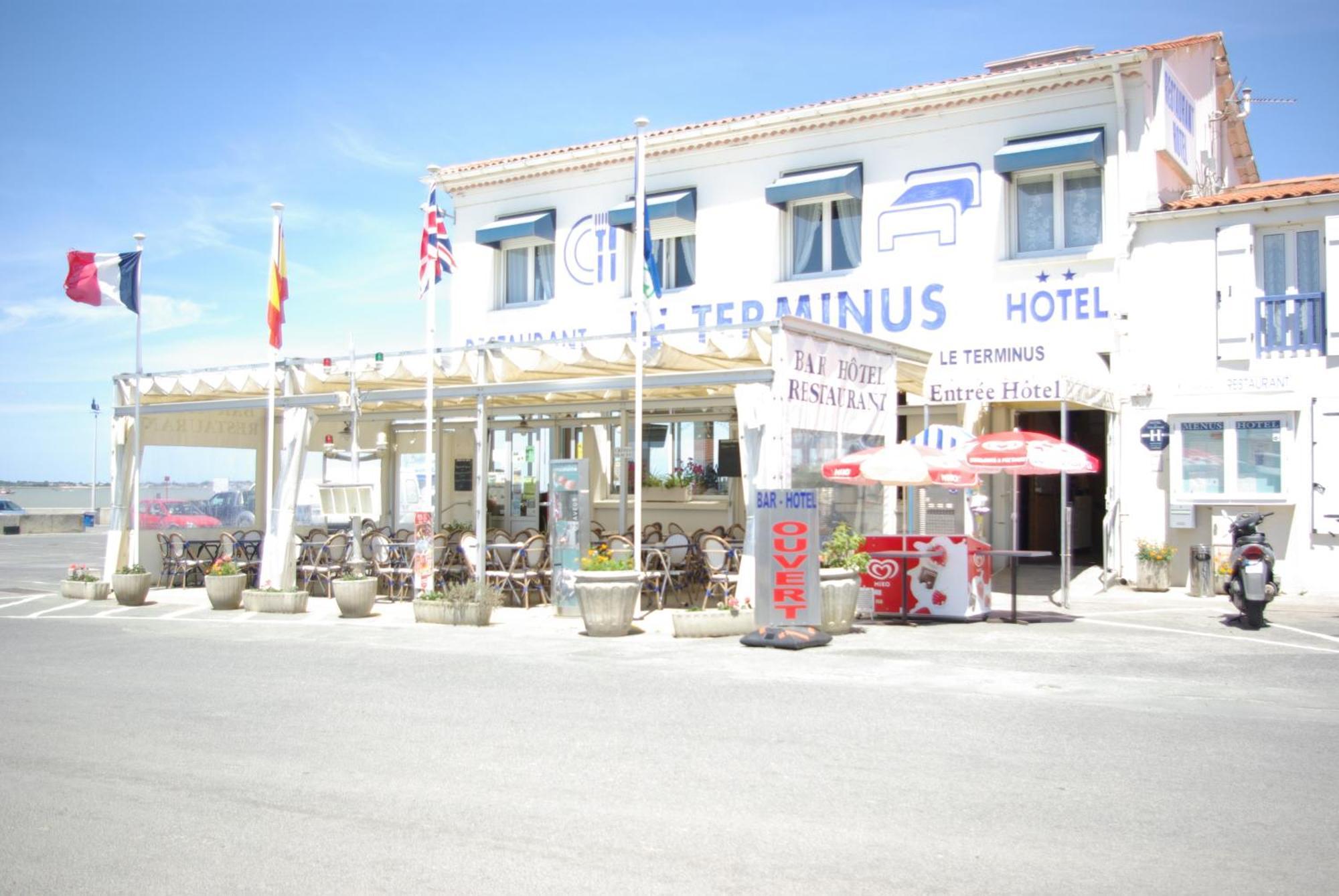 Logis Hotel Le Terminus ブルスフラン エクステリア 写真