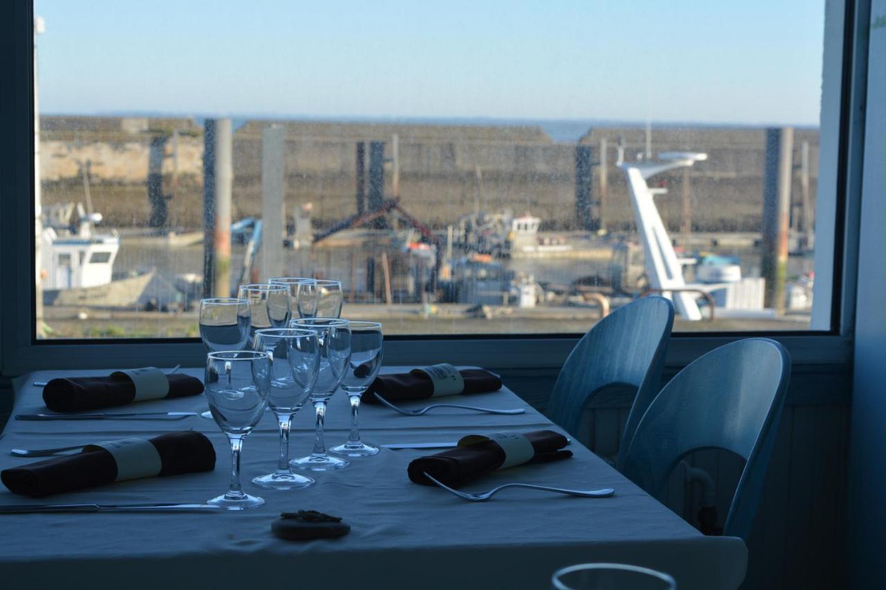 Logis Hotel Le Terminus ブルスフラン エクステリア 写真